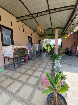 Dijual 2 rumah satu lokasi. Tdk jauh dari jalan provinsi.