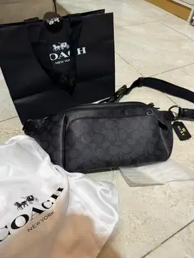 COACH WAISTBAG - Like New