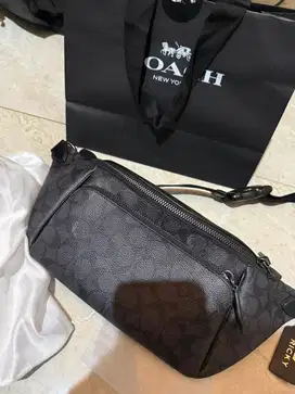 COACH WAISTBAG - Like New