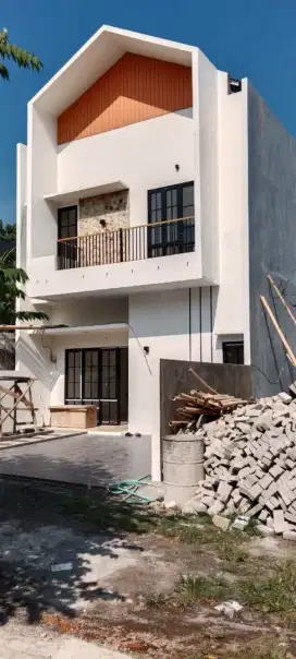 Rumah dua lantai cluster dekat RS hermina Banyumanik