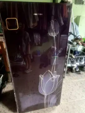 Kulkas satu pintu merek Polytron
