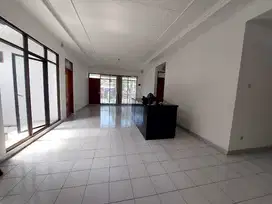 Rumah Hoek Strategis di Gunung Batu Dekat Tol Pasteur