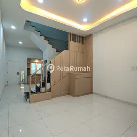 DIJUAL VILLA KOMPLEKS SEMI FURNISH CANTIK DAERAH PANCING MEDAN
