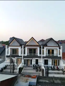 Rumah baru 2 lantai siap huni Jagakarsa