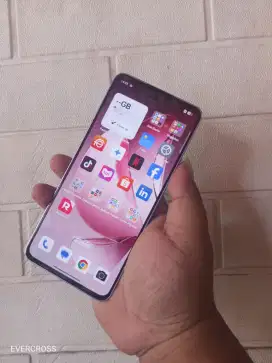 Oppo reno 13f 5g 12/256gb second bergaransi
