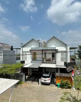 VILLA 2 LANTAI VIEW KEREN PANORAMA PEGUNUNGAN KARANGPLOSO DEKAT BATU