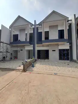 Rumah townhouse dicipayung unit Ready stok lokasi dekat tol