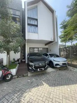 [Sewa] Rumah Pribadi Mewah Harga Murah  : Somerhill House