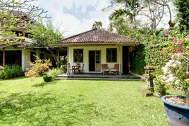 Villa dengan garden yang sangat luas umalas kerobokan