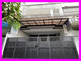 Dhyana Rumah semifurnish ukuran 5x17m di Tomang Jakarta Barat