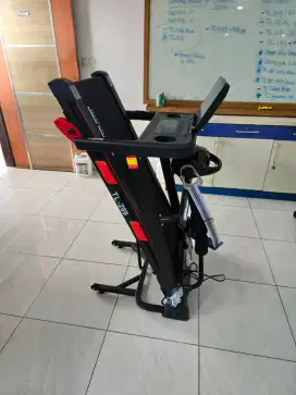 Treadmill elektrik tipe TF299 otomatis inclene
