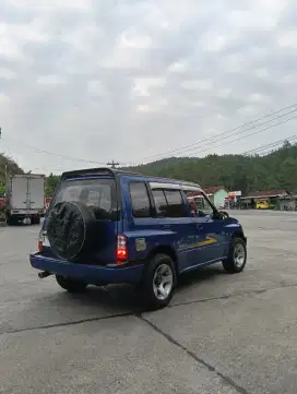 Suzuki SideKick DragOne 95