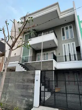 Dijual Rumah Grisenda Uk 10x20 Semi Furnish View Taman Sudah SHM