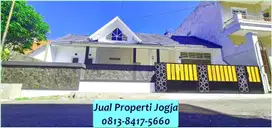 Jual Rumah Mewah Luas 250 m2 Dalam Permahan Nempel Kampus UII JOGJA