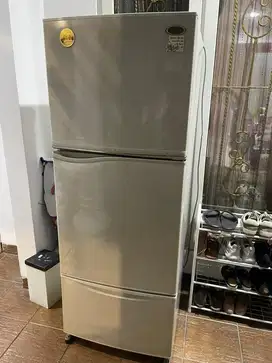 Kulkas Toshiba Bekas