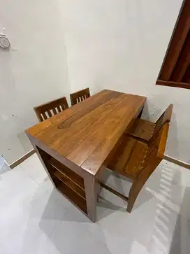 Meja makan kayu jati
