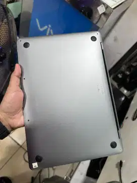 Macbook Pro 2017 13inc Core i5 8/128gb