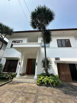 Dijual Rumah di Kemang Selatan Jakarta Selatan