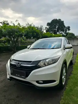 Honda HRV E CVT 2016 White 1 Tangan dr BARU