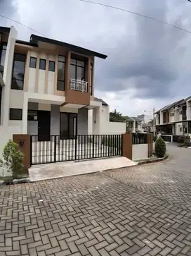 RUMAH REGENCY MELATI MAS SERPONG UTARA TANGERANG SELATAN