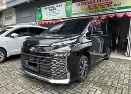 Toyota Voxy 2.0 TSS Matic 2022