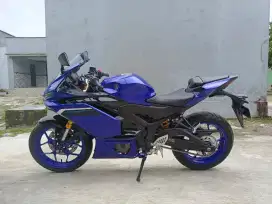 Yamaha R25 2025