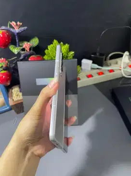 SAMSUNG Z FOLD 3 5G RAM 12/512GB ORIGINAL SEIN INDONESIA

TAMPILAN ME