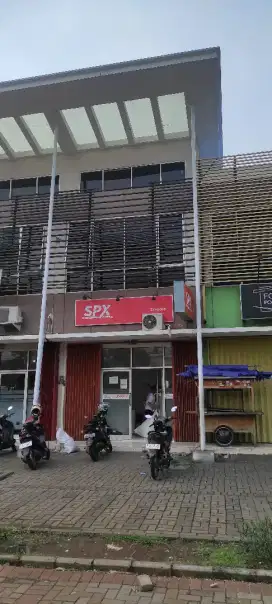 Rukan 2 lantai parkir luas dekat mall