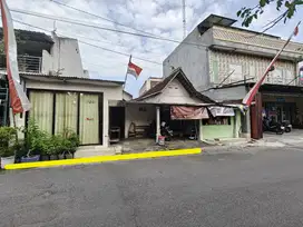 Rumah strategis hitung tanah tengah kota