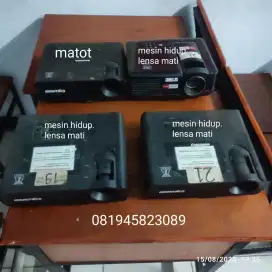 proyektor esemka lp82 dan smkzyrek mp517