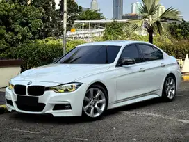 2012 BMW 335i Bensin Luxury CBU F30 - LOW KM
