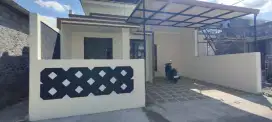 Rumah modern di untuk Pamela 7 supermarket Purwomartani