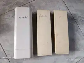 2 Unit TPlink CPE220 & 1 Unit Tenda 03