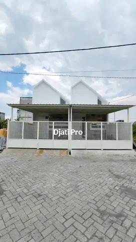 Rumah Baru, Free Canopi Di Perumahan Bumi Wonorejo Asri, Row Jln 8 m