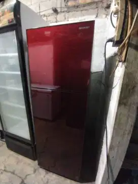 Dijual kulkas Sharp 2 pintu mulus