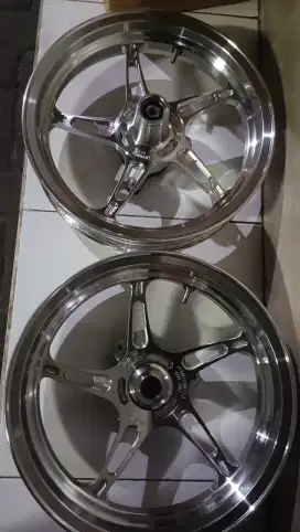 velg DND ukuran ring 13 mulus tinggal pasang di nmax new/neo