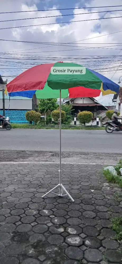 Payung jualan pelangi