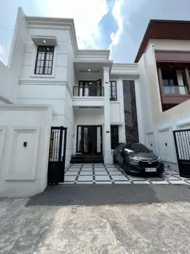 Rumah Mewah 2 Lantai Dekat UGM di Jl Kaliurang Km 6