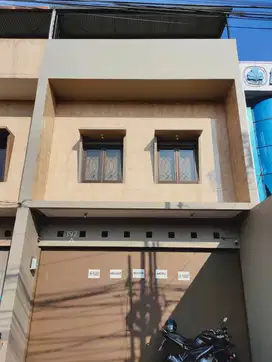 Ruko 3 Lantai Strategis Siap Pakai di Kiaracondong Bandung