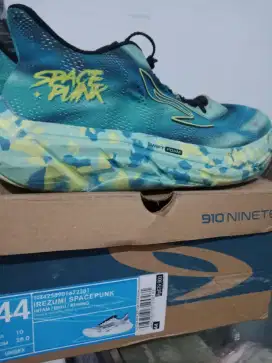 Sepatu nineten masih bagus