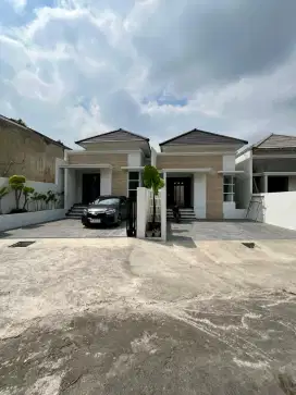 Rumah Mewah Tepi Jalan Aspal 7 Menit Ke Ringroad Maguwoharjo