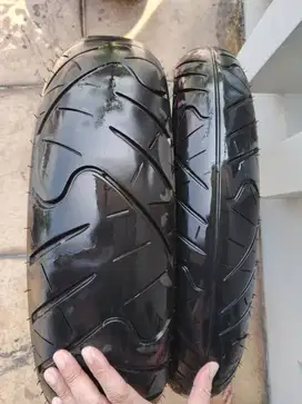 Ban Ori Yamaha R15M V4 Depan 100/80 Belakang 140/70 Masih Tebal (IRC)
