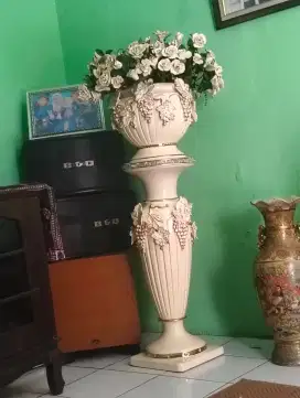 Pajangan keramik import