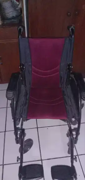 Kursi roda avico