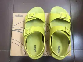 sepatu sendal Melissa