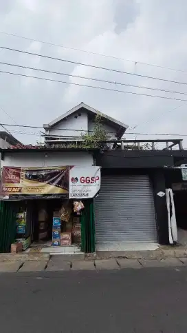 Dijual Rumah 2 Lantai Tengah Kota Cimahi, Lokasi Sangat Strategis