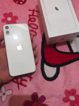 Cepat IPhone 11 64gb muluss bisa semua kartu face id on truetone on..l