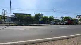 Jual Tanah dan Bangunan Komersial ex showroom Raya Kletek Sidoarjo