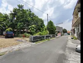 Tanah area kampus atmi dan ums solo