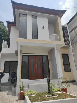 Rumah mewah 2 lantai Cimenyan Akses jalan utama transportasi Bandung